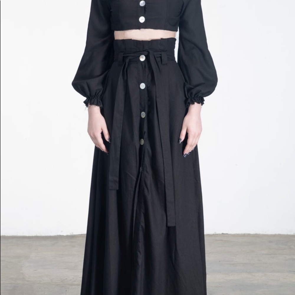 Shades of Silence linen two piece skirt set - Picture 5 of 5